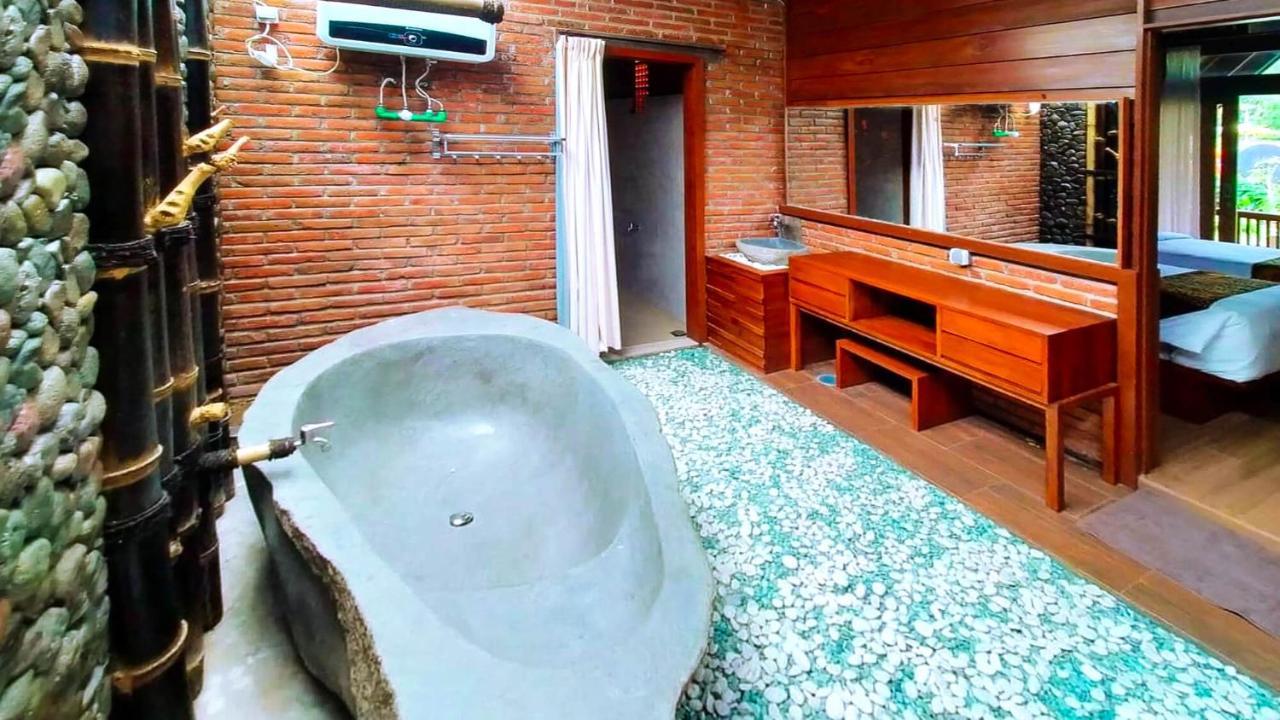 Andung Andung Villa And Resto Бануванги Екстериор снимка
